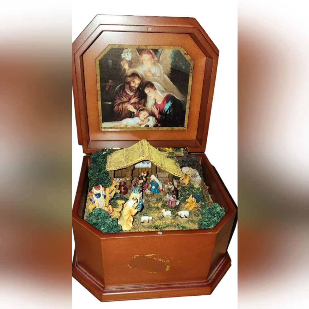 Art in a Box  "  Nativity Scene Musical Box "